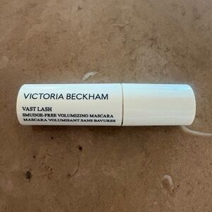 New Victoria Beckham Vast Lash Smudge-Free Volumizing Mascara
